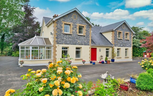 A Chance to Exercise Your Green Fingers in Stunning Ladyhill