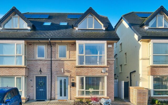 Contemporary Four Bedroom Residence Finished to an Impeccable Standard